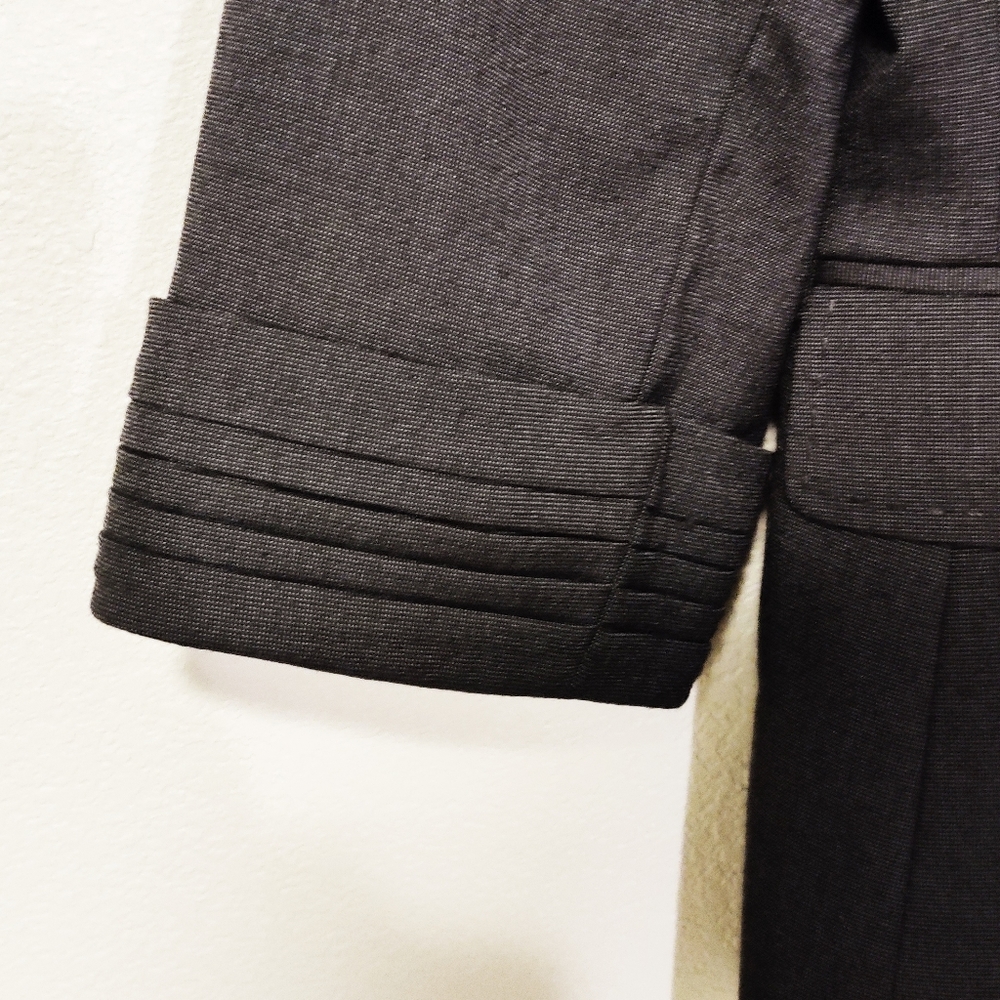 Antonio Melani NWOT Blazer Size 6 Professional - Picture 3 of 4